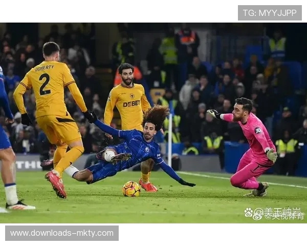 切尔西主场轻松战胜阿贾克斯 客队早早红牌人数劣势致悬念全无
